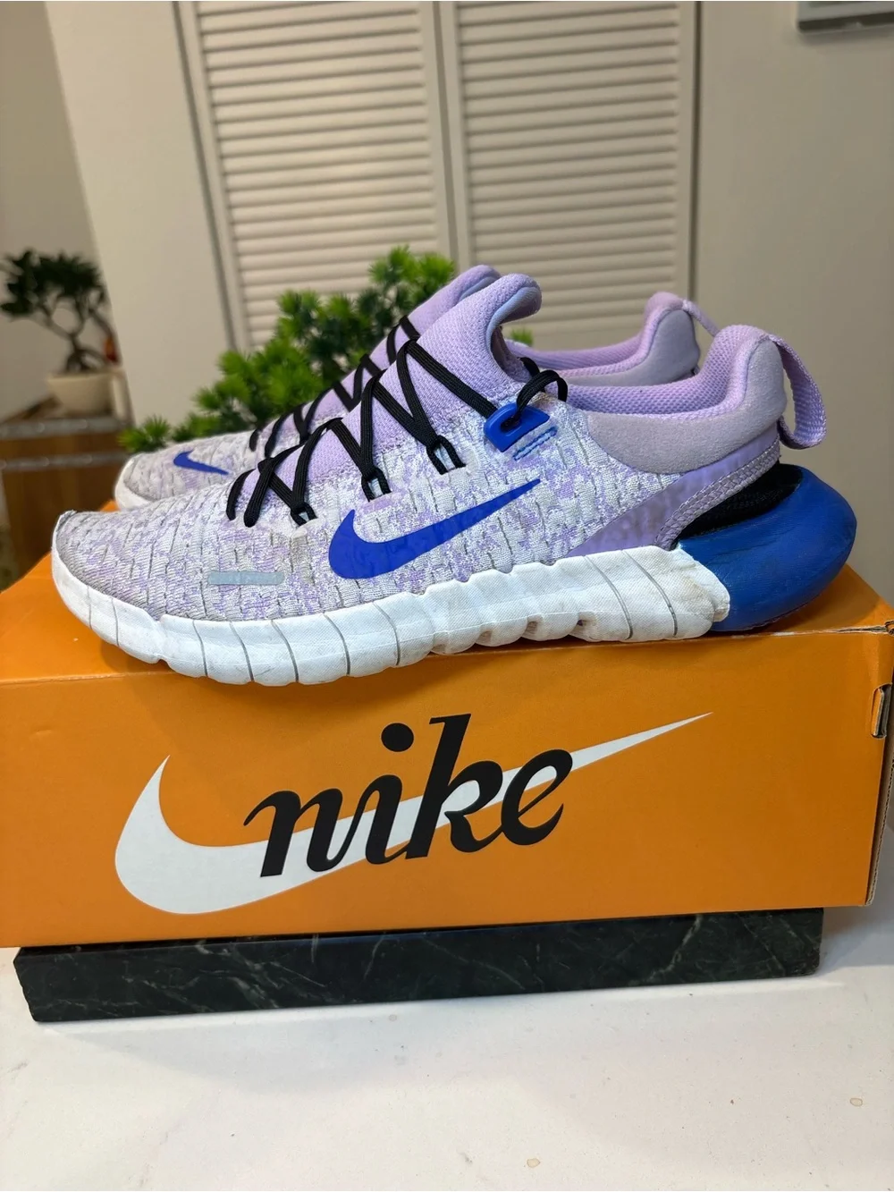 Nike Free Run Purple Running Shoes Rare Color Womens size 8